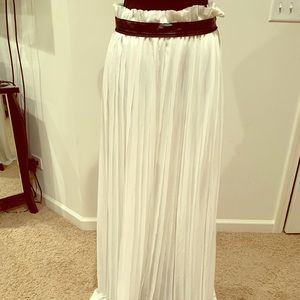 White pleated maxi skirt w/leather belt accent